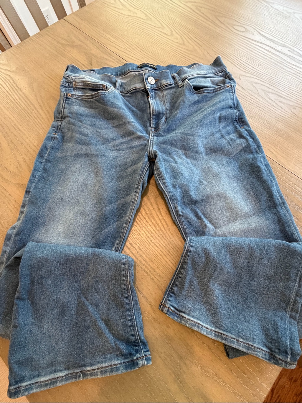 Euc Women’s Express Bootcut Jeans (Size 12 Short)